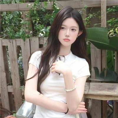 咬红杏